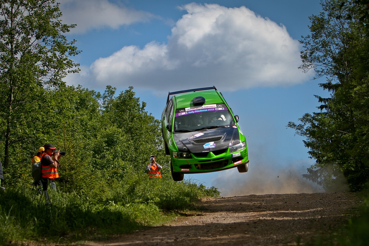 Fotogrāfiju izstādes "RALLIJS. UZ RISKA ROBEŽAS." dalībnieki