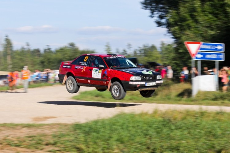 Fotogrāfiju izstādes "RALLIJS. UZ RISKA ROBEŽAS." dalībnieki