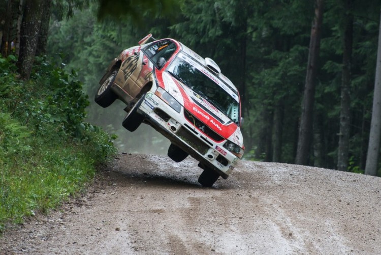 Fotogrāfiju izstādes "RALLIJS. UZ RISKA ROBEŽAS." dalībnieki