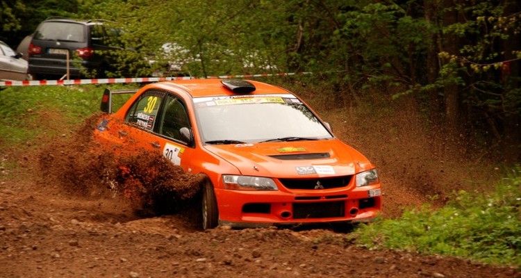 Fotogrāfiju izstādes "RALLIJS. UZ RISKA ROBEŽAS." dalībnieki