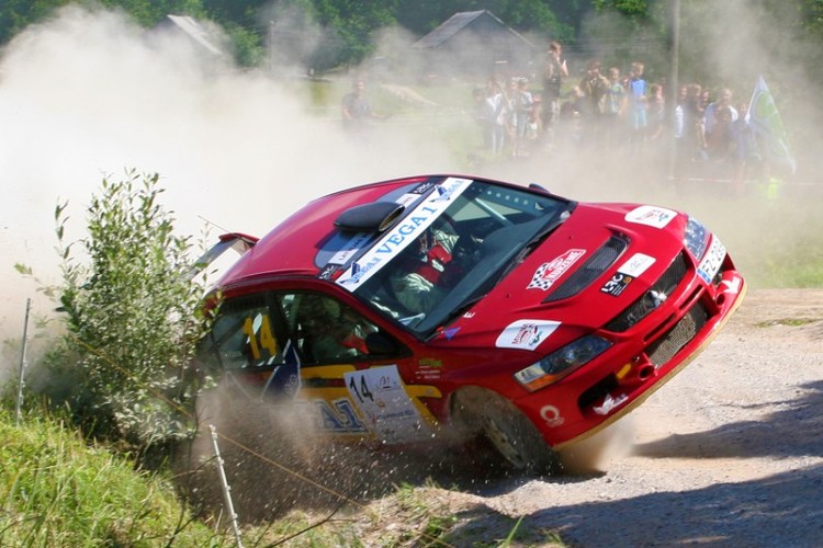 Fotogrāfiju izstādes "RALLIJS. UZ RISKA ROBEŽAS." dalībnieki