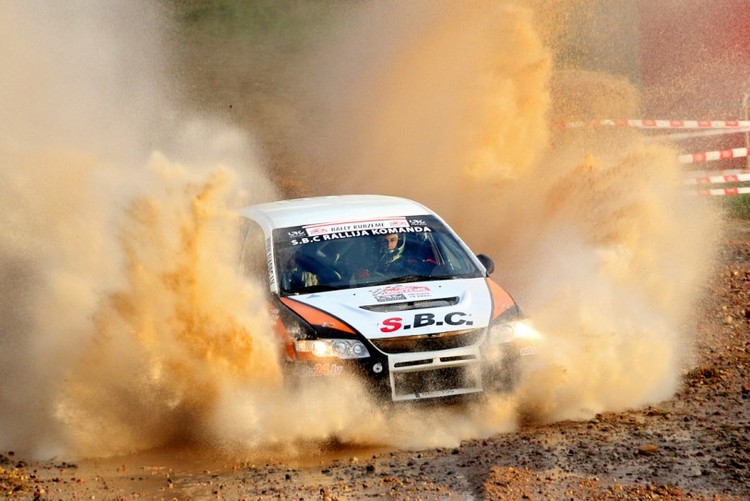 Fotogrāfiju izstādes "RALLIJS. UZ RISKA ROBEŽAS." dalībnieki