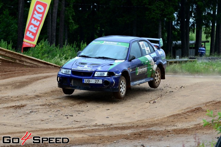 Dubļu cīņas Rallija Supersprinta 3. posmā