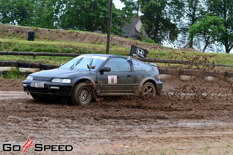 Dubļu cīņas Rallija Supersprinta 3. posmā