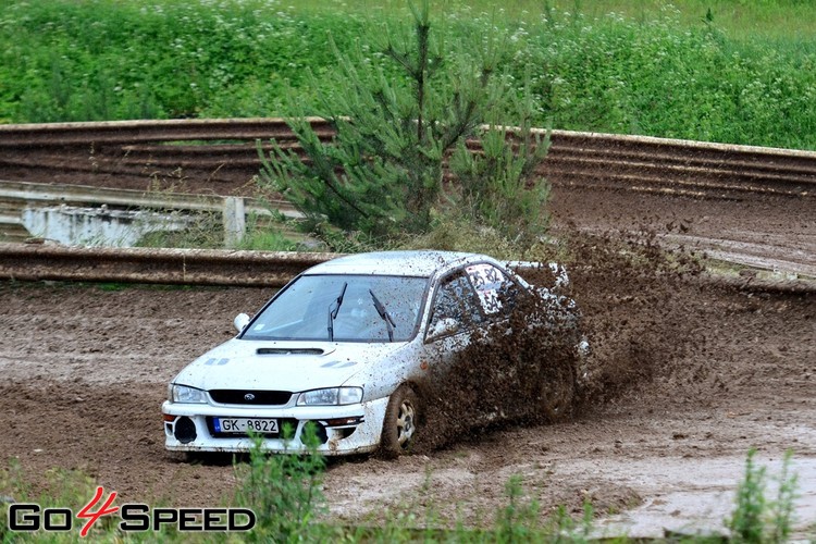 Dubļu cīņas Rallija Supersprinta 3. posmā