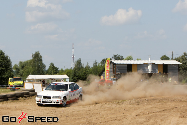 Karstums un putekļi rallija supersprinta 4.posmā Jelgavā