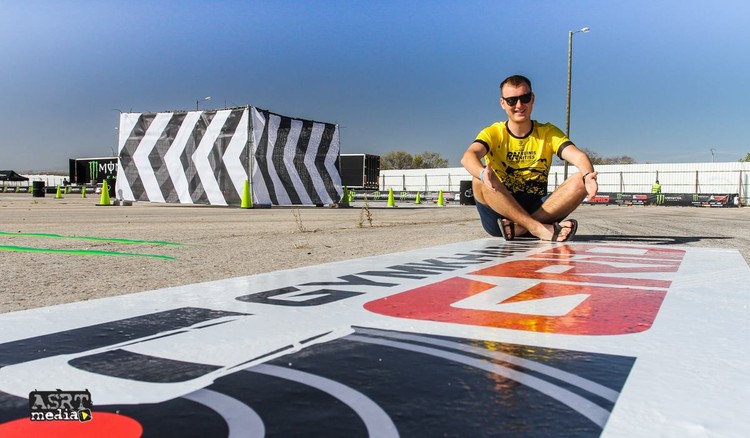 Nitišs, Bloks un skaistas meitenes 'Gymkhana GRiD' finālā
