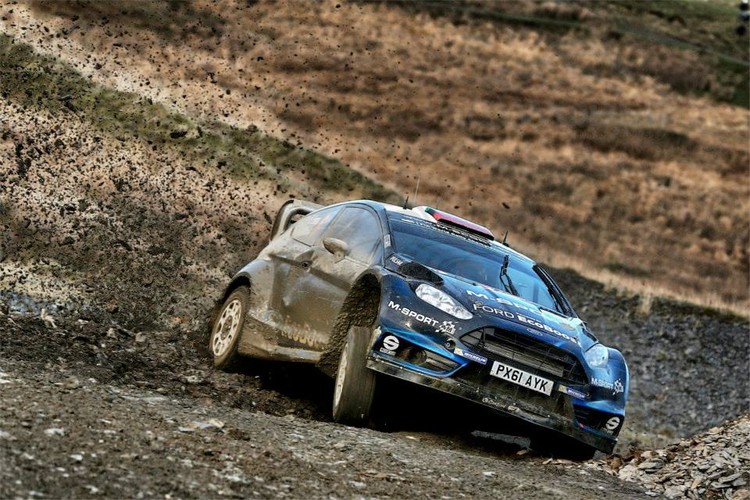 WRC sezona noslēdzas Velsas dubļos