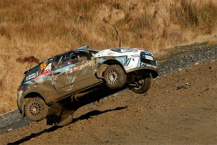 WRC sezona noslēdzas Velsas dubļos