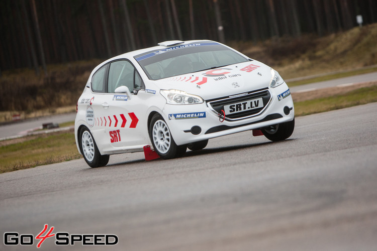 Sirmacis iemēģina jauno Peugeot 208 R2