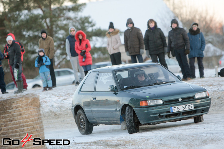 Kandavā atklāta jaunā ziemas autosprinta sezona 