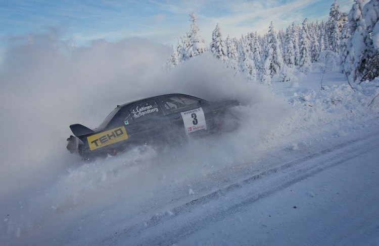 Lapzemes rallijs pārsteidz ar neredzētu ziemu un ziemeļblāzmu