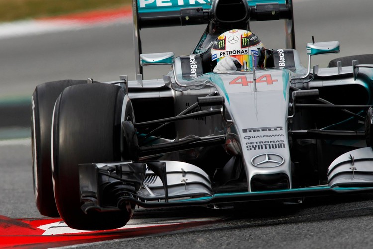 Jaunie un krāsainie F1 bolīdi gatavi jaunajai sezonai