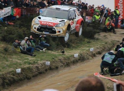 FOTO: Iespaidīgākie auto lidojumi Portugāles sacensībās