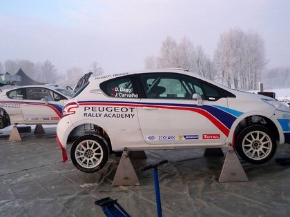 VIDEO: Peugeot rallija Akadēmijas komanda iemēģina Latvijas ceļus