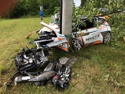 VIDEO: Pilots ar 'Ford Fiesta R5' automašīnu piedzīvo smagu avāriju 