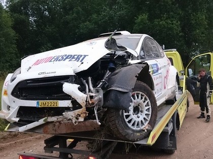 VIDEO: Ukraiņu modele avarē Igaunijas ERČ rallijā