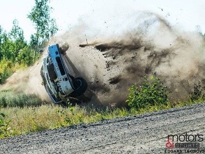 VIDEO: Somijas rallijā bez stenogrammas daudz avārijas un kļūdas 