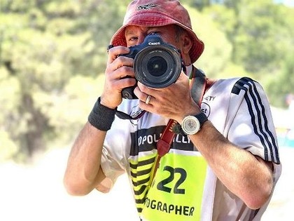 VIDEO: Fotogrāfs nepaspēja aizmukt