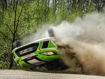 VIDEO: Lietuviešu ekipāžas iespaidīgā avārija Kurzemes rallijā