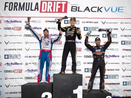 VIDEO: Bluša fantastiskais sniegums Formula Drift posmā ļauj kāpt uz goda pjedestāla