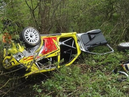 FOTO: Pēc avārijas 'Škoda Fabia R5' paliek bez motora