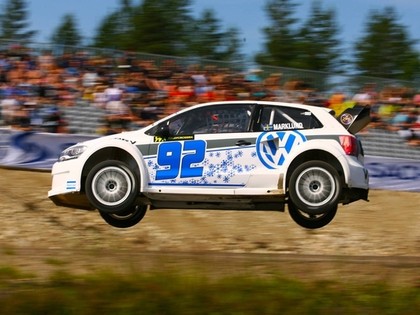 VIDEO: Rallijkrosa automašīna 100 km/h sasniedz nepilnās divās sekundēs