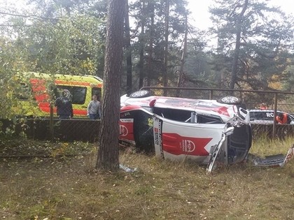 FOTO: Ingus Beļakovs Biķernieku trasē piedzīvo iespaidīgu avāriju