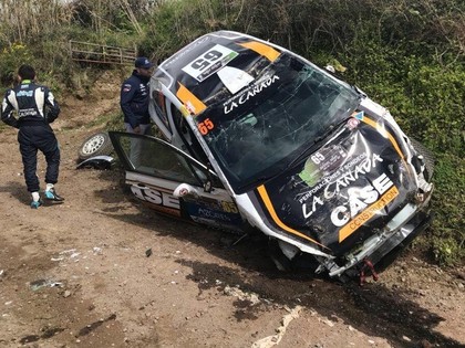 VIDEO: Spāņu ekipāža Azoru salu rallija kvalifikācijas posmā piedzīvo iespaidīgu avāriju