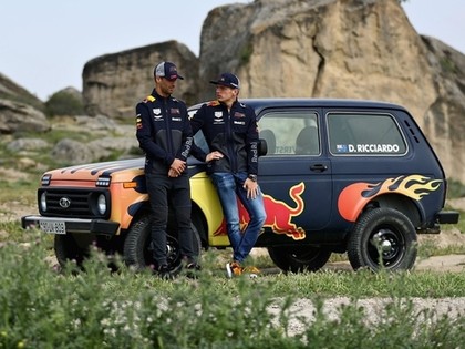 FOTO, VIDEO: 'Red Bull' piloti vizinās ar 'Ņivu'