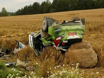 VIDEO: Igauņu pilots pēc smagas avārijas nokļūst slimnīcā, ukrainis uzmet piecus kūleņus