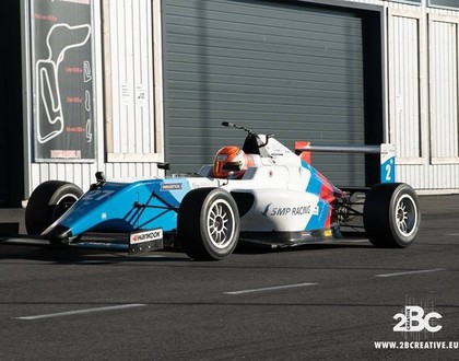 VIDEO: Valters Zviedris aizvada testus ar 'Formula 4'