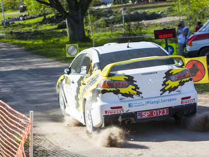 VIDEO: Talsu rallija Shakedown sīvā cīņā ātrākais Plangi 