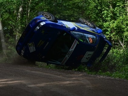 VIDEO: Iespaidīgie tramplīni un viltīgais 'Rally Estonia' līkums