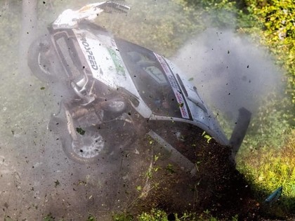 VIDEO: Latviešu komandu ekipāžas piedzīvo avārijas 'Louna Eesti' rallijā