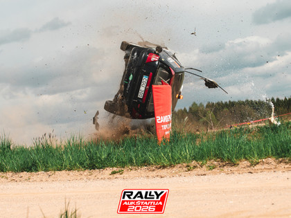 VIDEO: Rallija 'Aukštaitija' '0' ekipāža treniņos piedzīvo avāriju