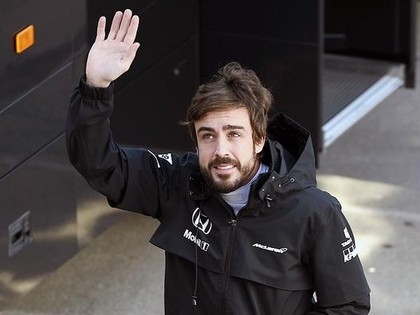 VIDEO: Alonso pēc smagās avārijas pasakās faniem par atbalstu