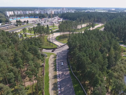 VIDEO: Dzīvot uz Brīvības ielas ir skaļāk nekā blakus Biķernieku trasei 