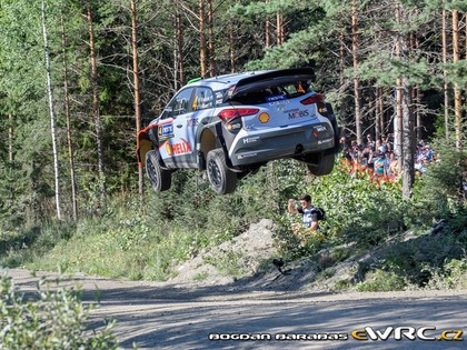 VIDEO: Somijas WRC rallija iespaidīgie lidojumi