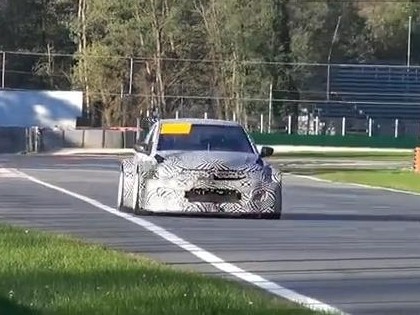 VIDEO: Lēba jaunā 380 zirgspēku WTCC kaujas aparāta testi