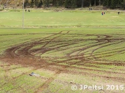 VIDEO: Rallija automašīnas izbraukā sējumus