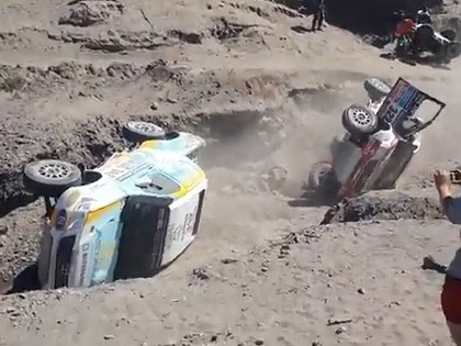 VIDEO: Dakaras rallijā vienā vietā avarē trīs ekipāžas