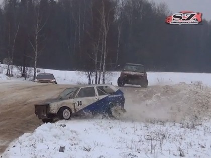 VIDEO: Folkreisa un autokrosa braucēji slidinās Vecpils trasē