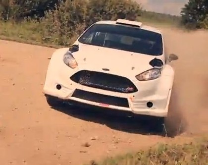 VIDEO: Igauņi iemēģina jaunās R5 rallija automašīnas