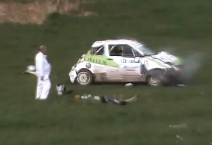 VIDEO: Iespaidīga avārija - rallija ekipāža uzmet astoņus kūleņus