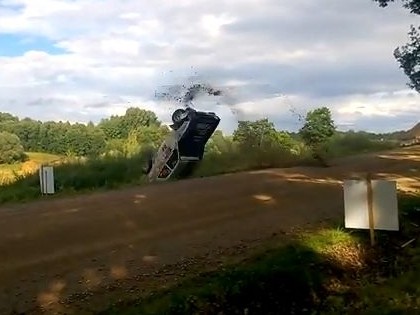 VIDEO: Ford Escort Igaunijas rallijā uzmet septiņus kūleņus