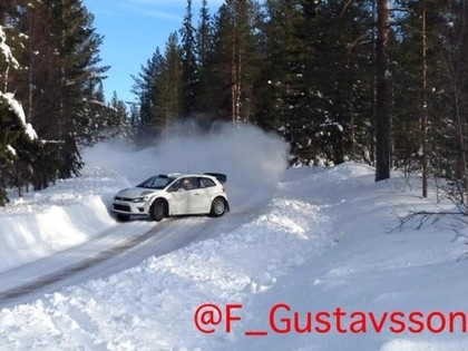 VIDEO: Zviedrijas rallijs sportistus sagaida ar pusmetru lielām kupenām