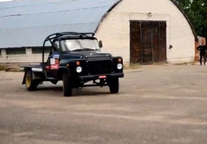 VIDEO: Igaunis driftē ar smago Gaz automašīnu