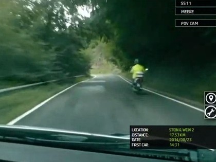 VIDEO: Sportistu pie 160 km/h liela ātruma sagaida negaidīts pārsteigums 