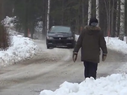 VIDEO: Šādi noteikti nedrīkst darīt rallija laikā